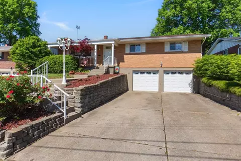 3281 Bellacre Ct, Cincinnati, OH 45248