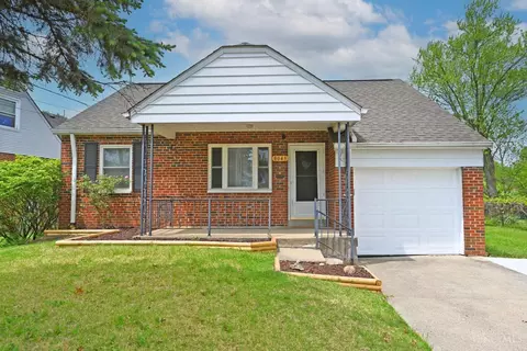 8041 Knollwood Ln, Cincinnati, OH 45224