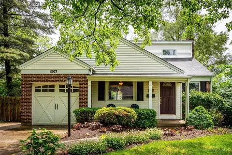 6975 Bramble Hill Dr, Mariemont, OH 45227