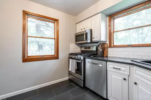 Kitchen - 6975 Bramble Hill Dr, Mariemont, OH 45227 photo 1 of 3
