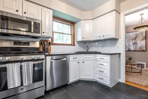 Kitchen - 6975 Bramble Hill Dr, Mariemont, OH 45227 photo 3 of 3
