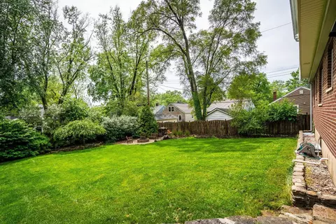 Exterior - 6975 Bramble Hill Dr, Mariemont, OH 45227 photo 5 of 8