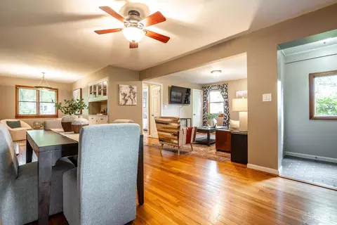 Entry Way - 6975 Bramble Hill Dr, Mariemont, OH 45227 photo 1 of 2