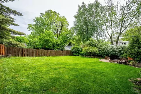 Exterior - 6975 Bramble Hill Dr, Mariemont, OH 45227 photo 7 of 8