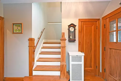 1017 Omar Pl, Cincinnati, OH 45208 photo 4