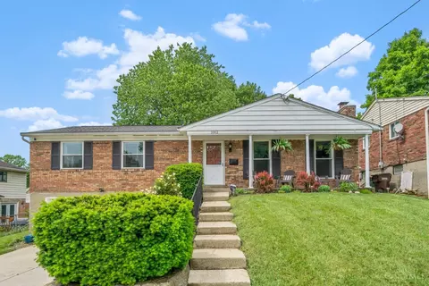 1062 Peachtree Ct, Cincinnati, OH 45231