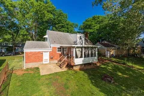 Exterior - 6 Drummond St, Greenhills, OH 45218 photo 6 of 7