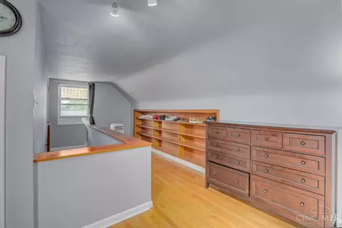 Entry Way - 6 Drummond St, Greenhills, OH 45218 photo 1 of 1