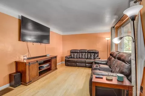 Living - 6 Drummond St, Greenhills, OH 45218 photo 1 of 2