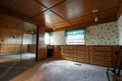 Bedroom - 77 St Rt 41, Sinking Spring, OH 45133 photo 1 of 1