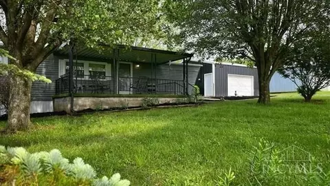 77 St Rt 41, Sinking Spring, OH 45133