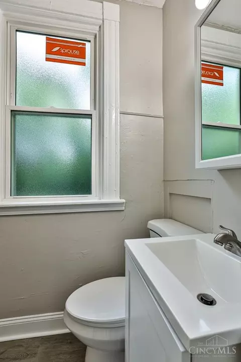 1758 Brewster, Cincinnati, OH 45207 photo 35