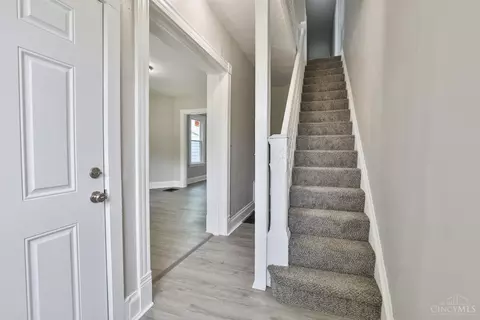 1758 Brewster, Cincinnati, OH 45207 photo 4