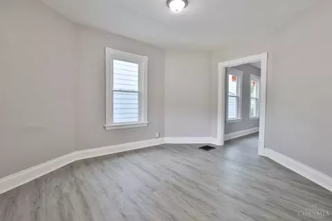1758 Brewster, Cincinnati, OH 45207 photo 5