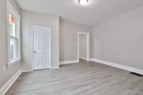 1758 Brewster, Cincinnati, OH 45207 photo 8