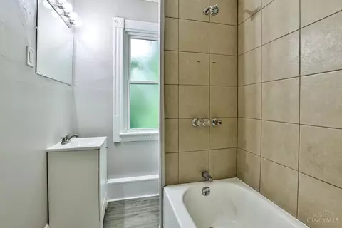 1758 Brewster, Cincinnati, OH 45207 photo 41