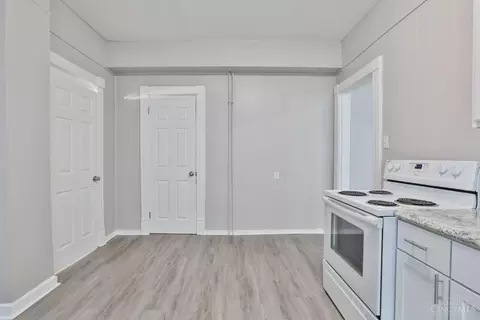 1758 Brewster, Cincinnati, OH 45207 photo 14