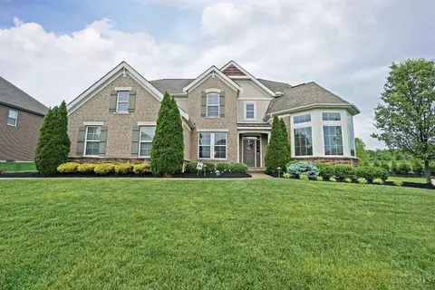 7231 Keltner Dr, West Chester, OH 45069