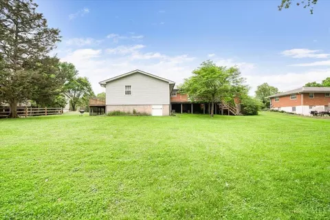 Exterior - 799 Danny Dr, Cincinnati, OH 45245 photo 5 of 8