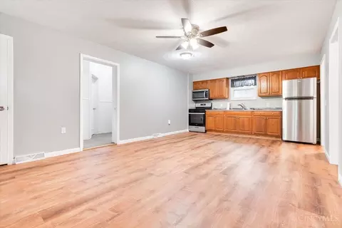 Living - 799 Danny Dr, Cincinnati, OH 45245 photo 3 of 5
