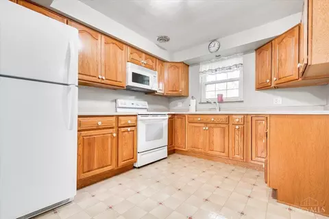 Kitchen - 799 Danny Dr, Cincinnati, OH 45245 photo 1 of 1