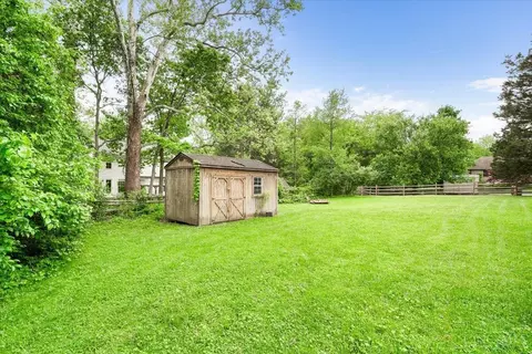 Exterior - 799 Danny Dr, Cincinnati, OH 45245 photo 7 of 8