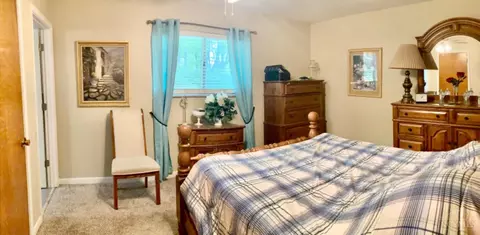 Bedroom - 8670 Koszo Dr, Cincinnati, OH 45255 photo 5 of 7