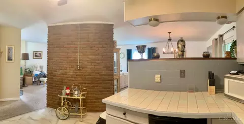 Kitchen - 8670 Koszo Dr, Cincinnati, OH 45255 photo 3 of 4
