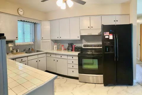 Kitchen - 8670 Koszo Dr, Cincinnati, OH 45255 photo 4 of 4