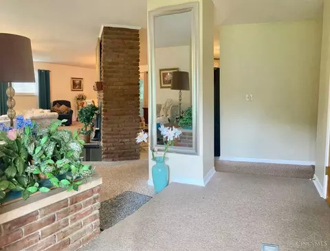 Entry Way - 8670 Koszo Dr, Cincinnati, OH 45255 photo 1 of 2