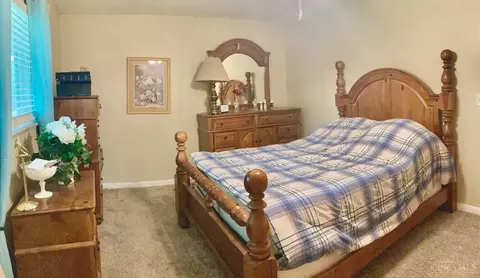 Bedroom - 8670 Koszo Dr, Cincinnati, OH 45255 photo 7 of 7