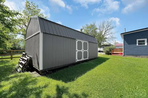 Exterior - 406 Main St, Blanchester, OH 45107 photo 8 of 9