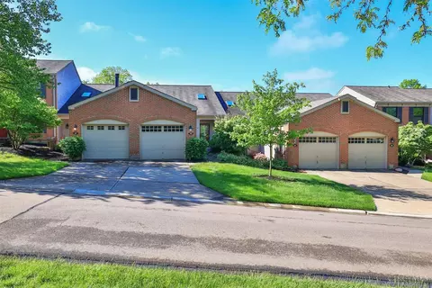 5399 Londonderry Dr, Sharonville, OH 45241