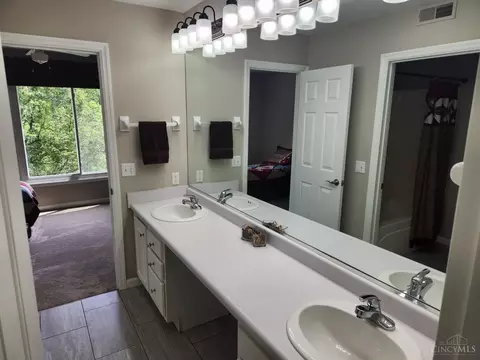 Bath - 6785 Linder Ln, Cincinnati, OH 45244 photo 2 of 2