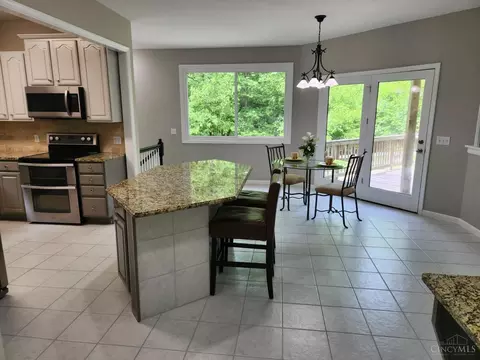 Kitchen - 6785 Linder Ln, Cincinnati, OH 45244 photo 3 of 3