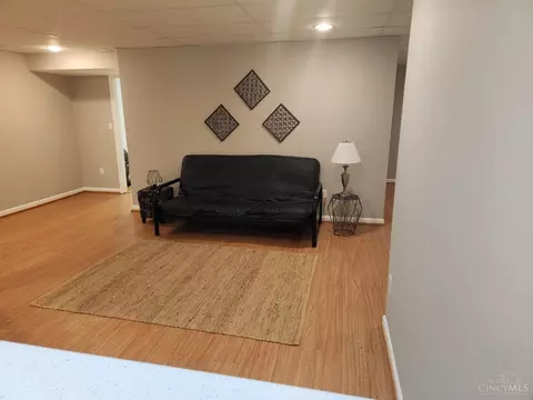Living - 6785 Linder Ln, Cincinnati, OH 45244 photo 3 of 4