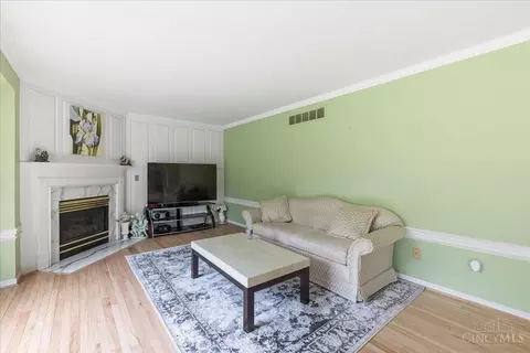 Living - 827 Wingate Dr, Cincinnati, OH 45245 photo 4 of 6