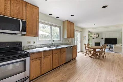 Kitchen - 827 Wingate Dr, Cincinnati, OH 45245 photo 1 of 4