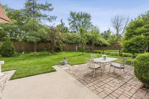 Exterior - 827 Wingate Dr, Cincinnati, OH 45245 photo 3 of 5