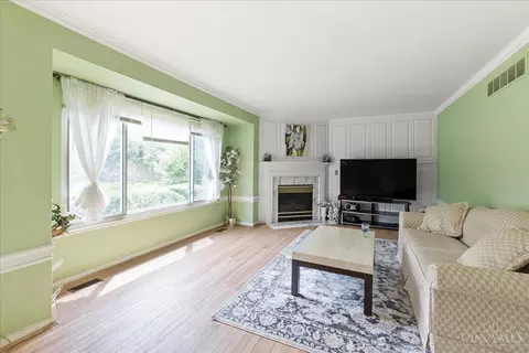 Living - 827 Wingate Dr, Cincinnati, OH 45245 photo 3 of 6