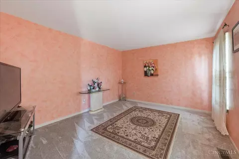 Living - 827 Wingate Dr, Cincinnati, OH 45245 photo 2 of 6