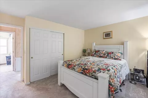 Bedroom - 827 Wingate Dr, Cincinnati, OH 45245 photo 5 of 6
