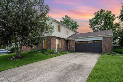 8613 Linderwood Ln, Cincinnati, OH 45255