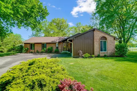 Exterior - 8534 Pond Ridge Dr, Maineville, OH 45039 photo 4 of 16
