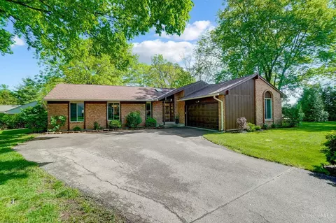 Exterior - 8534 Pond Ridge Dr, Maineville, OH 45039 photo 5 of 16