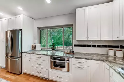 Kitchen - 8534 Pond Ridge Dr, Maineville, OH 45039 photo 5 of 7