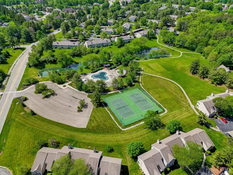 View/Area - 8534 Pond Ridge Dr, Maineville, OH 45039 photo 5 of 8