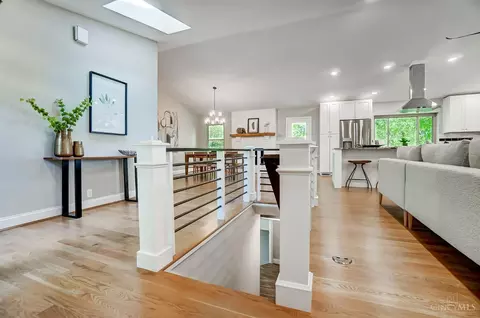 Entry Way - 8534 Pond Ridge Dr, Maineville, OH 45039 photo 3 of 4