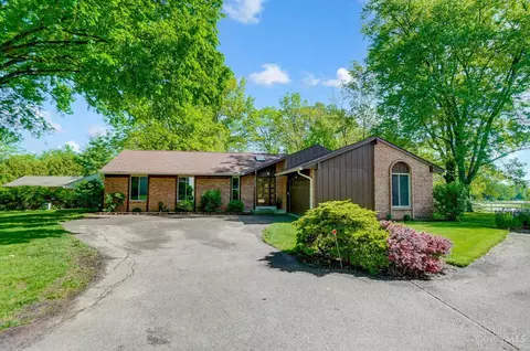 Exterior - 8534 Pond Ridge Dr, Maineville, OH 45039 photo 3 of 16
