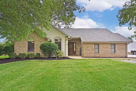 1108 Courtland Dr, Batavia, OH 45103